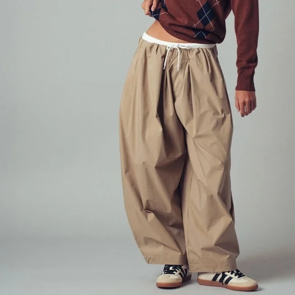 NEW! Urban Daisy Contrast Waist Cocoon Leg Khaki Pants, Women's Size’s S,M & L - Picture 4 of 9